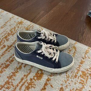 Taos women's 7.5 sneakers